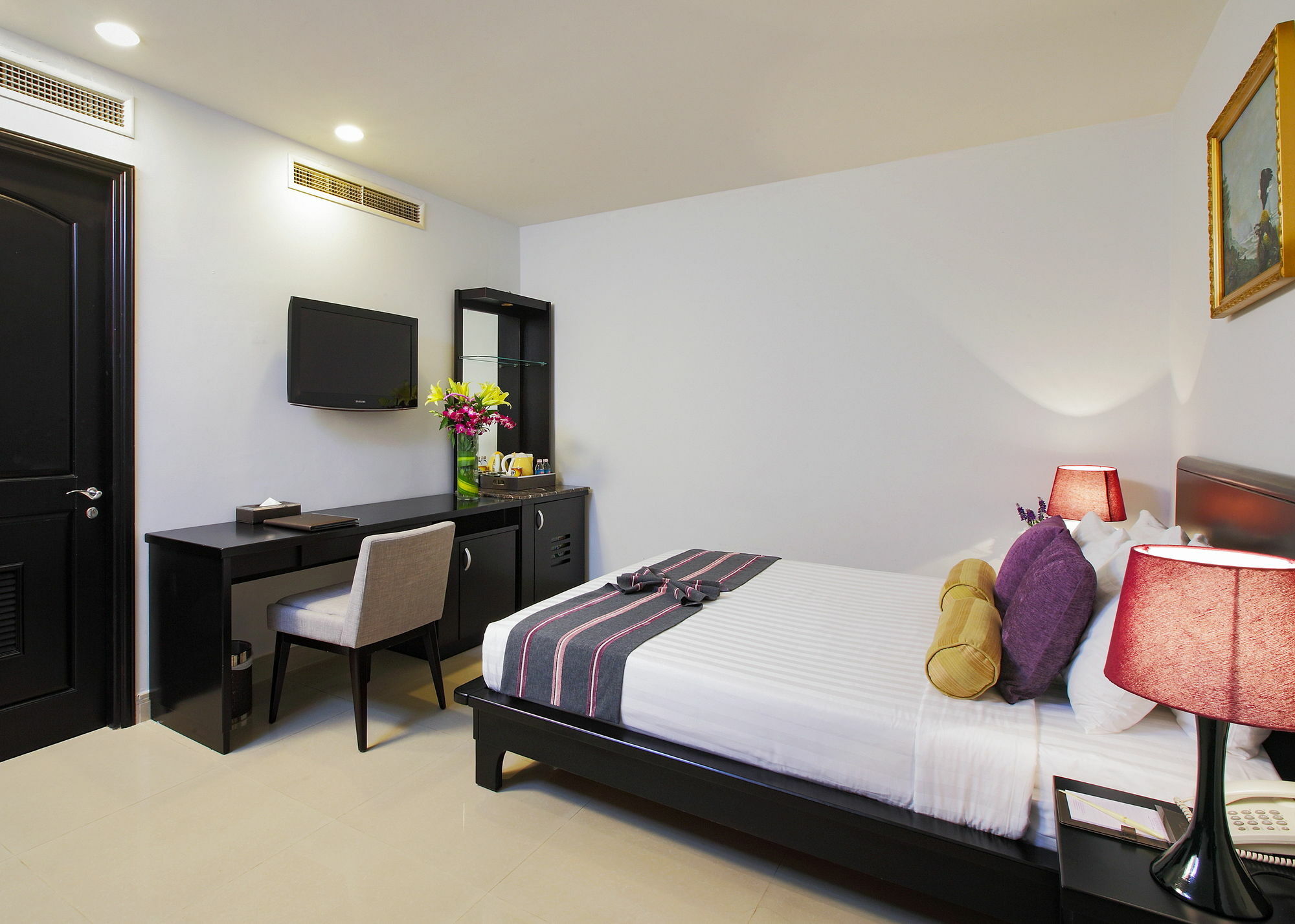 Lavender Hotel Хошимин Экстерьер фото